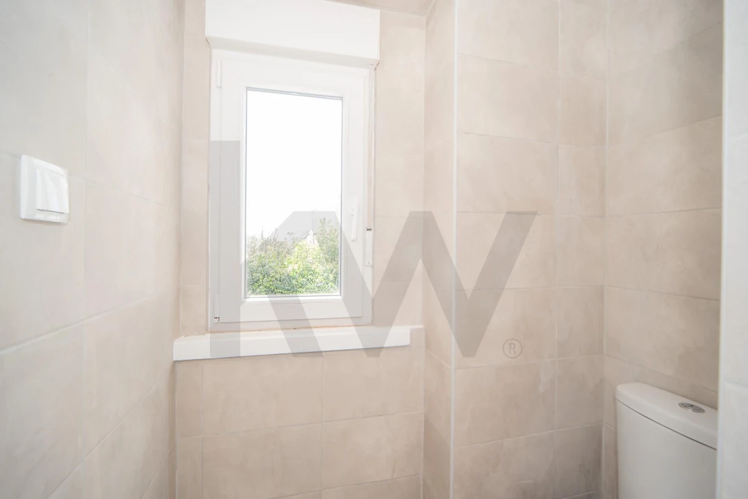 Apartamento T3 para Arrendamento em Campolide Foto 22