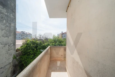 Apartamento T3 para Arrendamento em Campolide