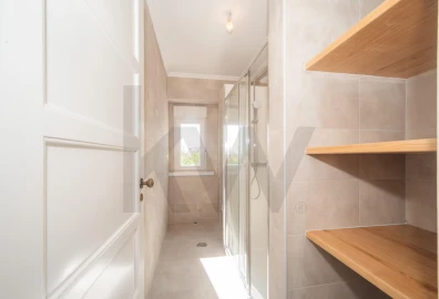 Apartamento T3 para Arrendamento em Campolide