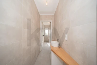 Apartamento T3 para Arrendamento em Campolide