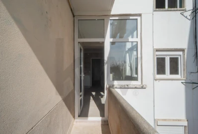 Apartamento T3 para Arrendamento em Campolide
