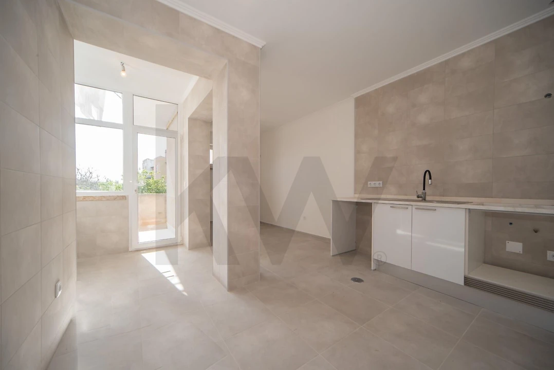 Apartamento T3 para Arrendamento em Campolide Foto 29