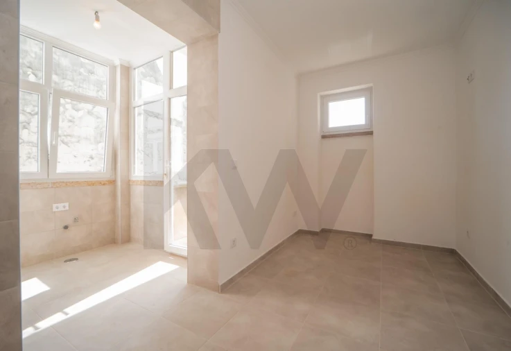 Apartamento T3 para Arrendamento em Campolide Foto 33