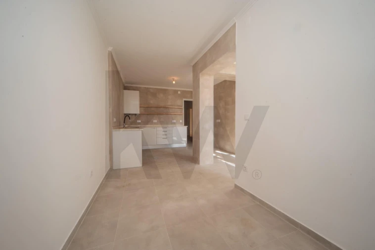 Apartamento T3 para Arrendamento em Campolide Foto 32