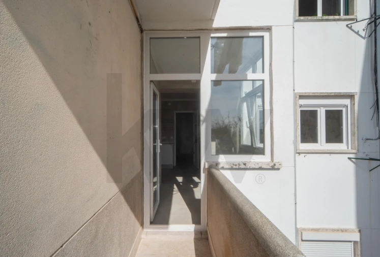 Apartamento T3 para Arrendamento em Campolide Foto 34