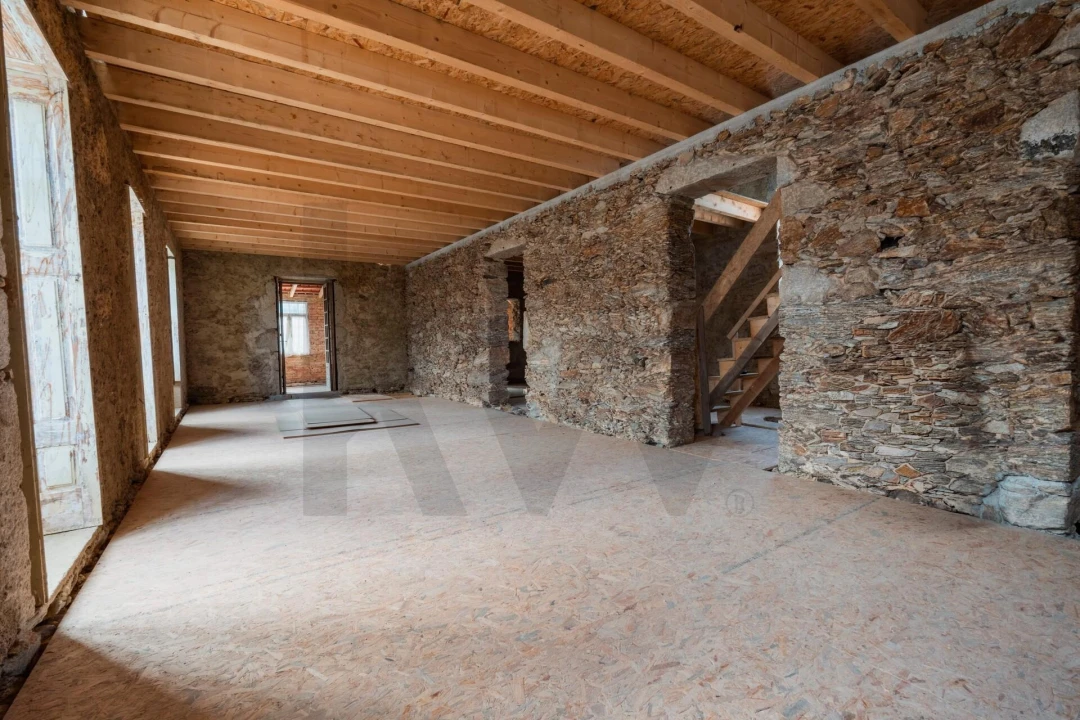 Moradia T5 para Venda em Vila de Cucujães Foto 48