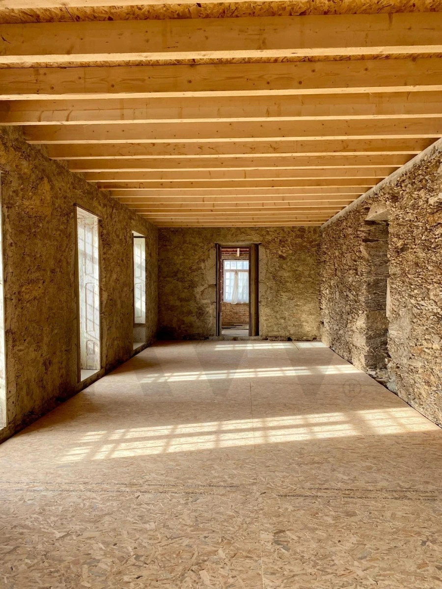 Moradia T5 para Venda em Vila de Cucujães Foto 3