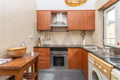 Apartamento T2 para Arrendamento em Alcantara