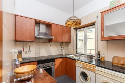 Apartamento T2 para Arrendamento em Alcantara