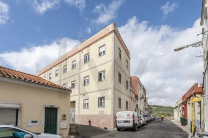 Apartamento T2 para Arrendamento em Alcantara