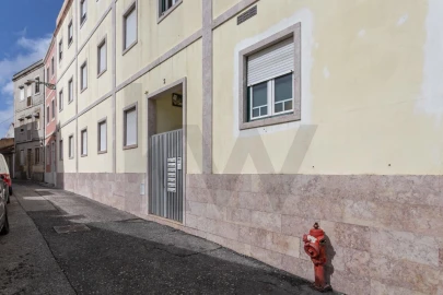 Apartamento T2 para Arrendamento em Alcantara