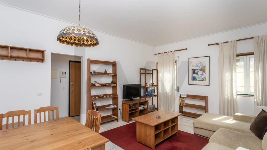 Apartamento T2 para Arrendamento em Alcantara