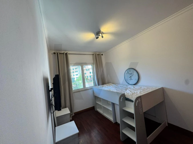 Apartamento T2 para Arrendamento em São Martinho Foto 9