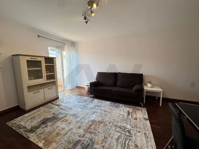 Apartamento T2 para Arrendamento em São Martinho Foto 3