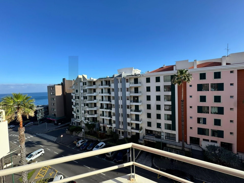 Apartamento T2 para Arrendamento em São Martinho Foto 12