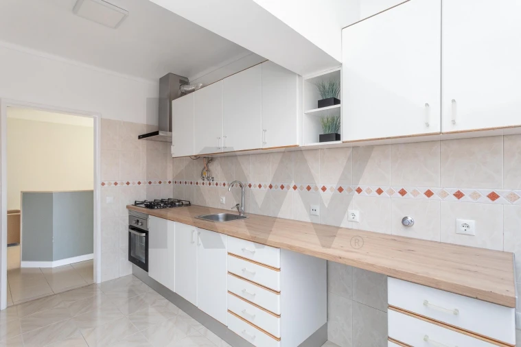 Apartamento T2 para Arrendamento em Alcabideche Foto 9