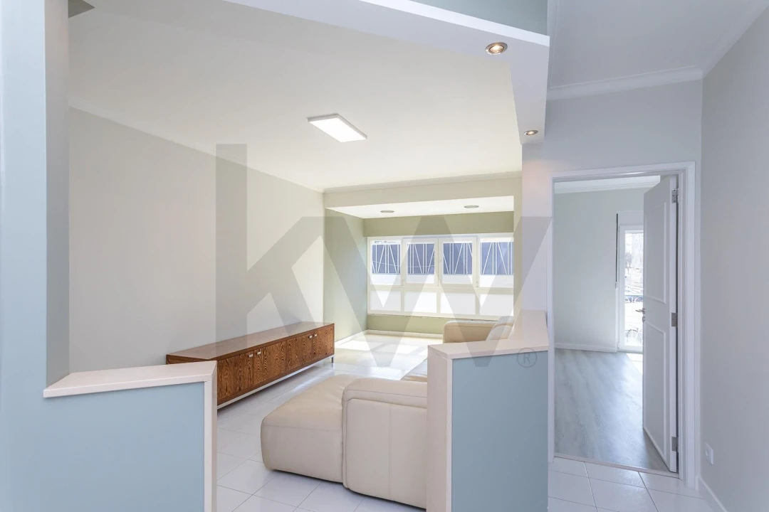 Apartamento T2 para Arrendamento em Alcabideche Foto 3