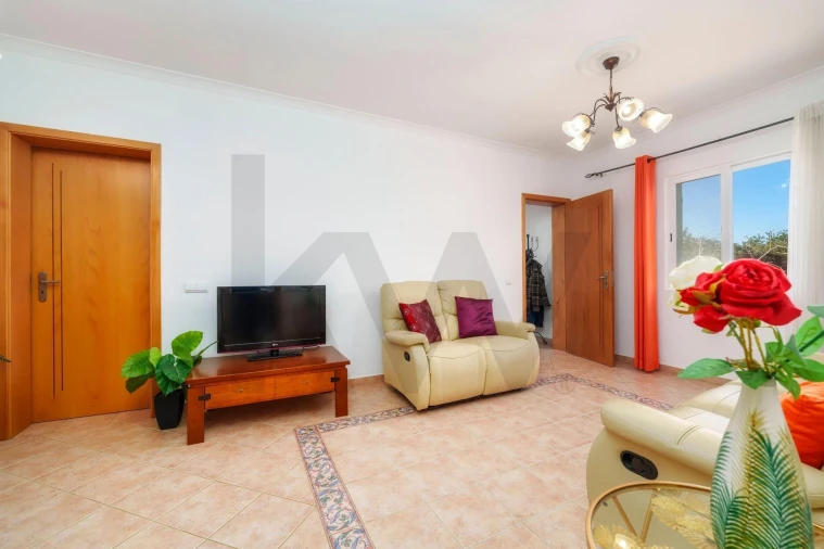 Moradia T3 para Venda em Quarteira Foto 4