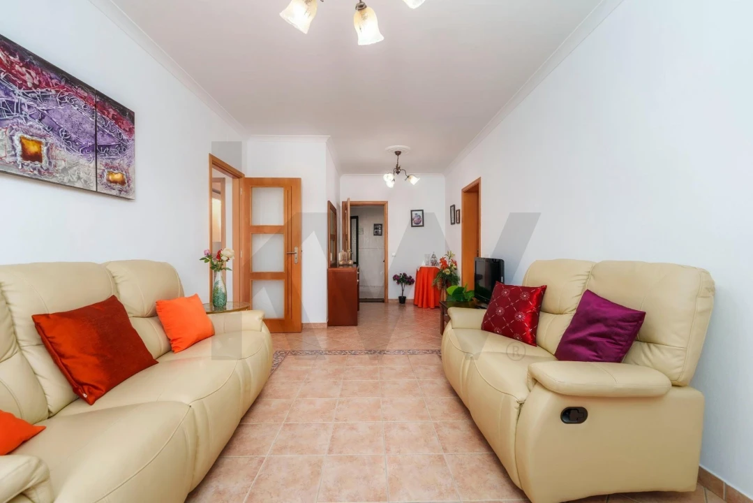 Moradia T3 para Venda em Quarteira Foto 3