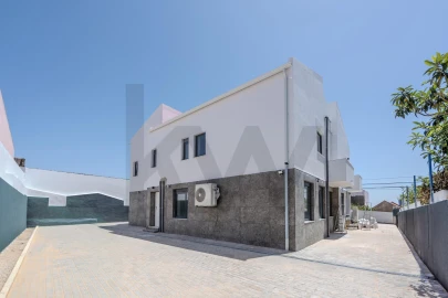 Apartamento T4 para Venda em Ramada e Caneças
