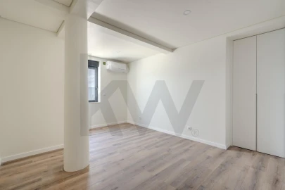 Apartamento T4 para Venda em Ramada e Caneças