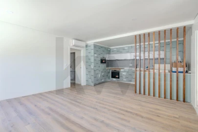 Apartamento T4 para Venda em Ramada e Caneças