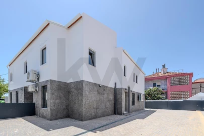 Apartamento T4 para Venda em Ramada e Caneças