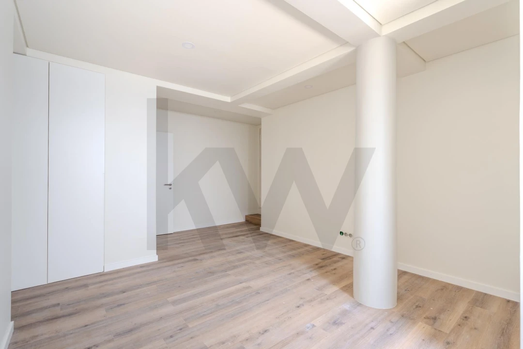 Apartamento T4 para Venda em Ramada e Caneças Foto 16