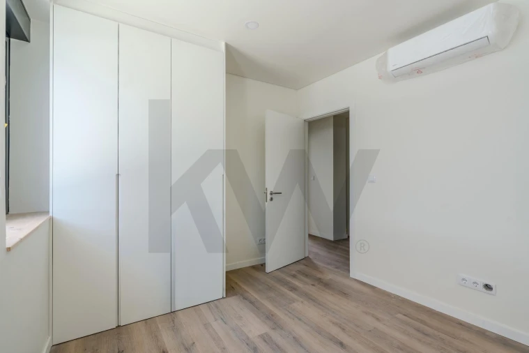 Apartamento T4 para Venda em Ramada e Caneças Foto 11