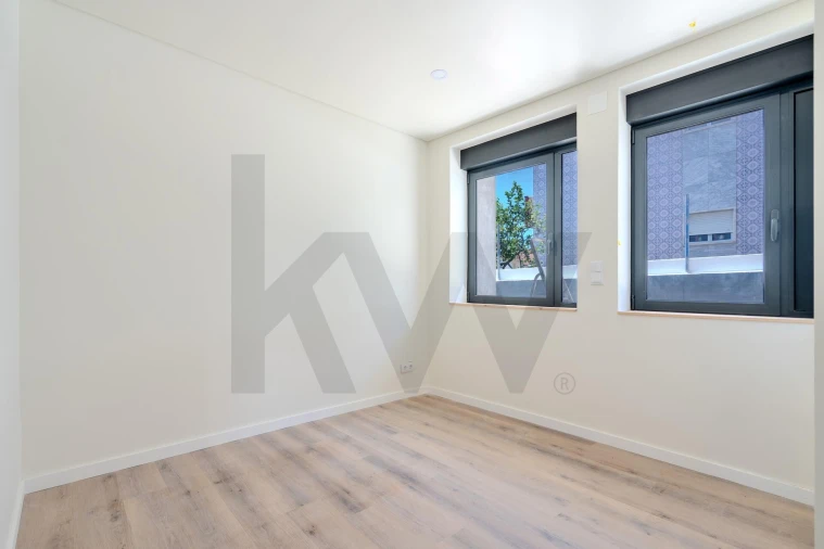 Apartamento T4 para Venda em Ramada e Caneças Foto 9