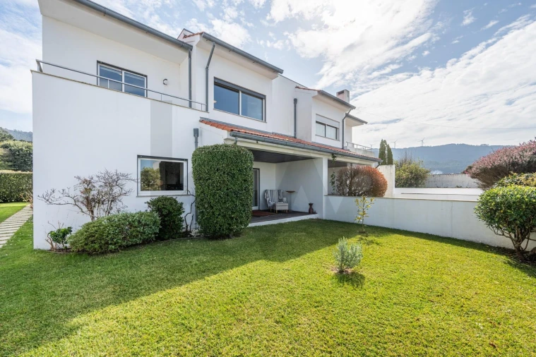 Moradia T4 para Venda em Afife Foto 4