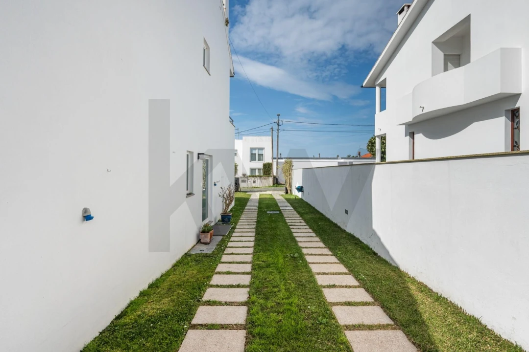 Moradia T4 para Venda em Afife Foto 40