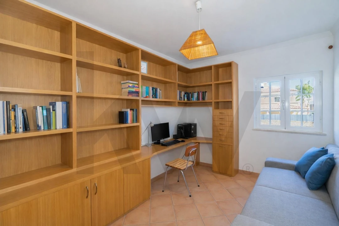 Moradia T4 para Venda em Montenegro Foto 9