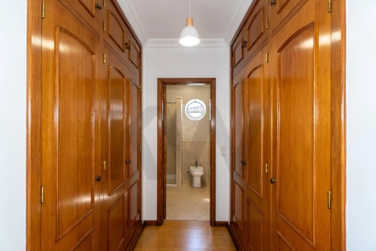 Moradia T4 para Venda em Montenegro Foto 32