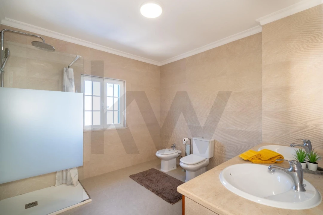 Moradia T4 para Venda em Montenegro Foto 23