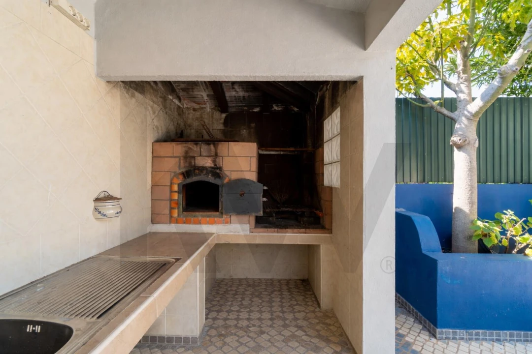 Moradia T4 para Venda em Montenegro Foto 42