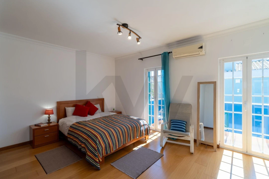 Moradia T4 para Venda em Montenegro Foto 25