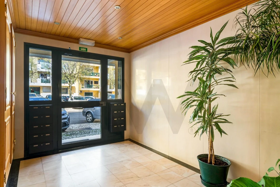 Apartamento T2 para Venda em São Domingos de Rana Foto 26