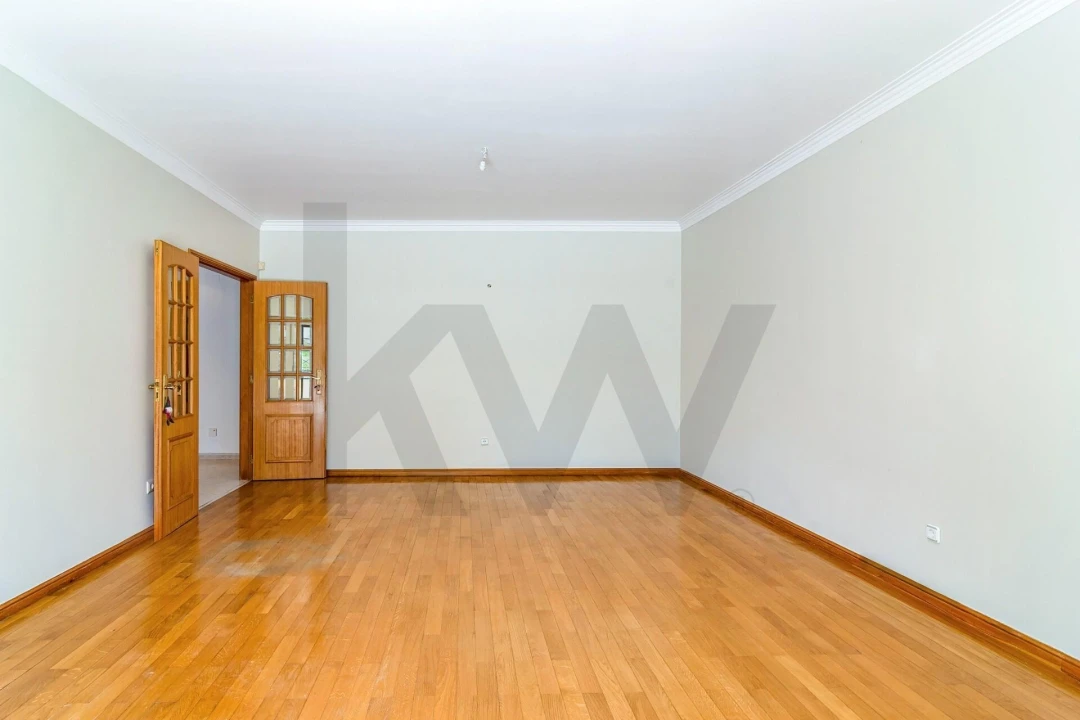 Apartamento T2 para Venda em São Domingos de Rana Foto 7