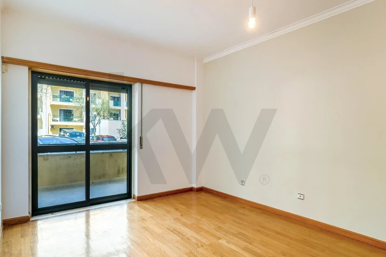 Apartamento T2 para Venda em São Domingos de Rana Foto 15