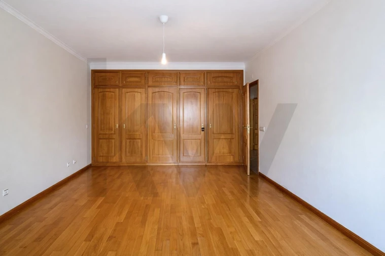 Apartamento T2 para Venda em São Domingos de Rana Foto 18