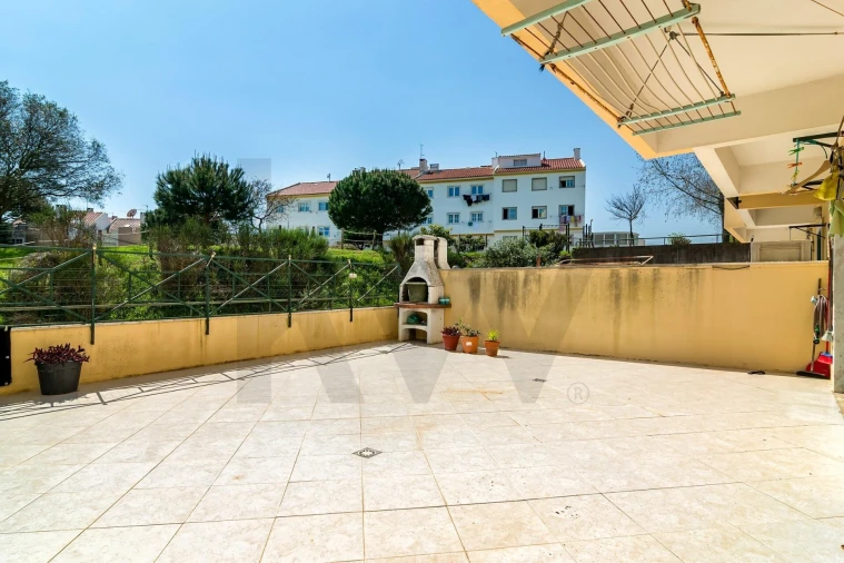 Apartamento T2 para Venda em São Domingos de Rana Foto 2