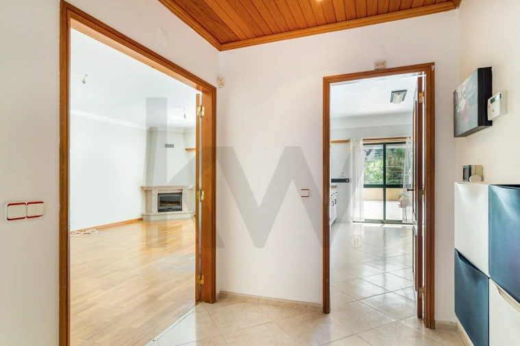 Apartamento T2 para Venda em São Domingos de Rana Foto 8