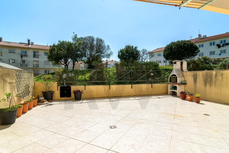 Apartamento T2 para Venda em São Domingos de Rana Foto 6