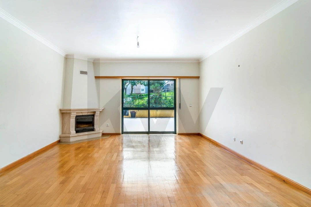 Apartamento T2 para Venda em São Domingos de Rana Foto 4