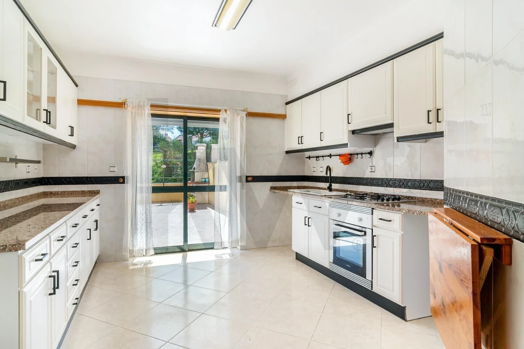 Apartamento T2 para Venda em São Domingos de Rana Foto 9