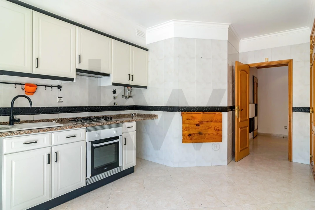 Apartamento T2 para Venda em São Domingos de Rana Foto 13