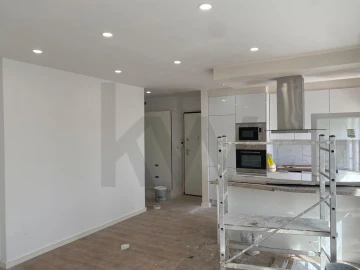 Apartamento T3 para Venda em Benfica