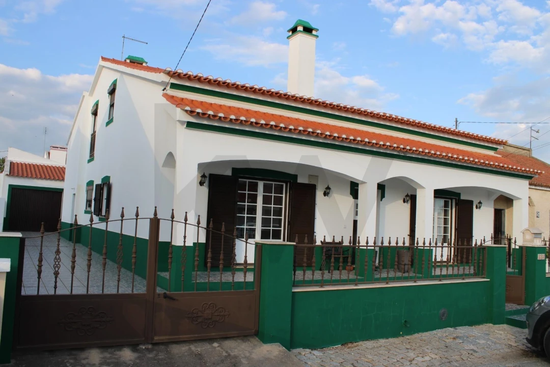 Moradia T4 para Venda em Cano Foto 1