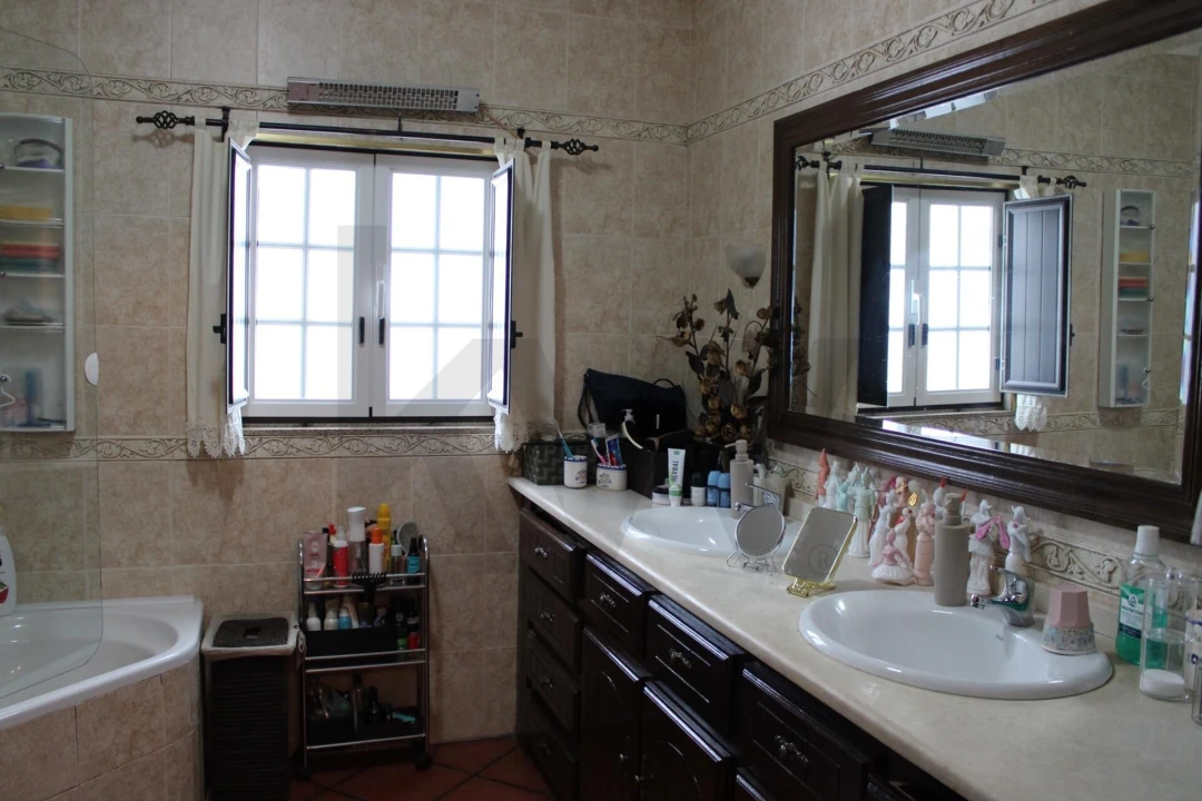 Moradia T4 para Venda em Cano Foto 12